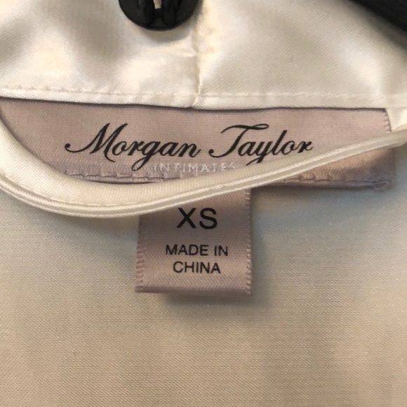 Bride Robe 👰 - Picture 2 of 2